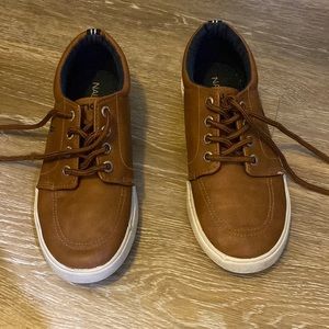 Nautica big boys size 1 shoes
